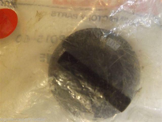 Maytag Magic Chef Stove 7733P015-60 Knob, Valve NEW IN BOX Maytag Magic Chef Stove 7733P015-60 Knob, Valve NEW IN BOX